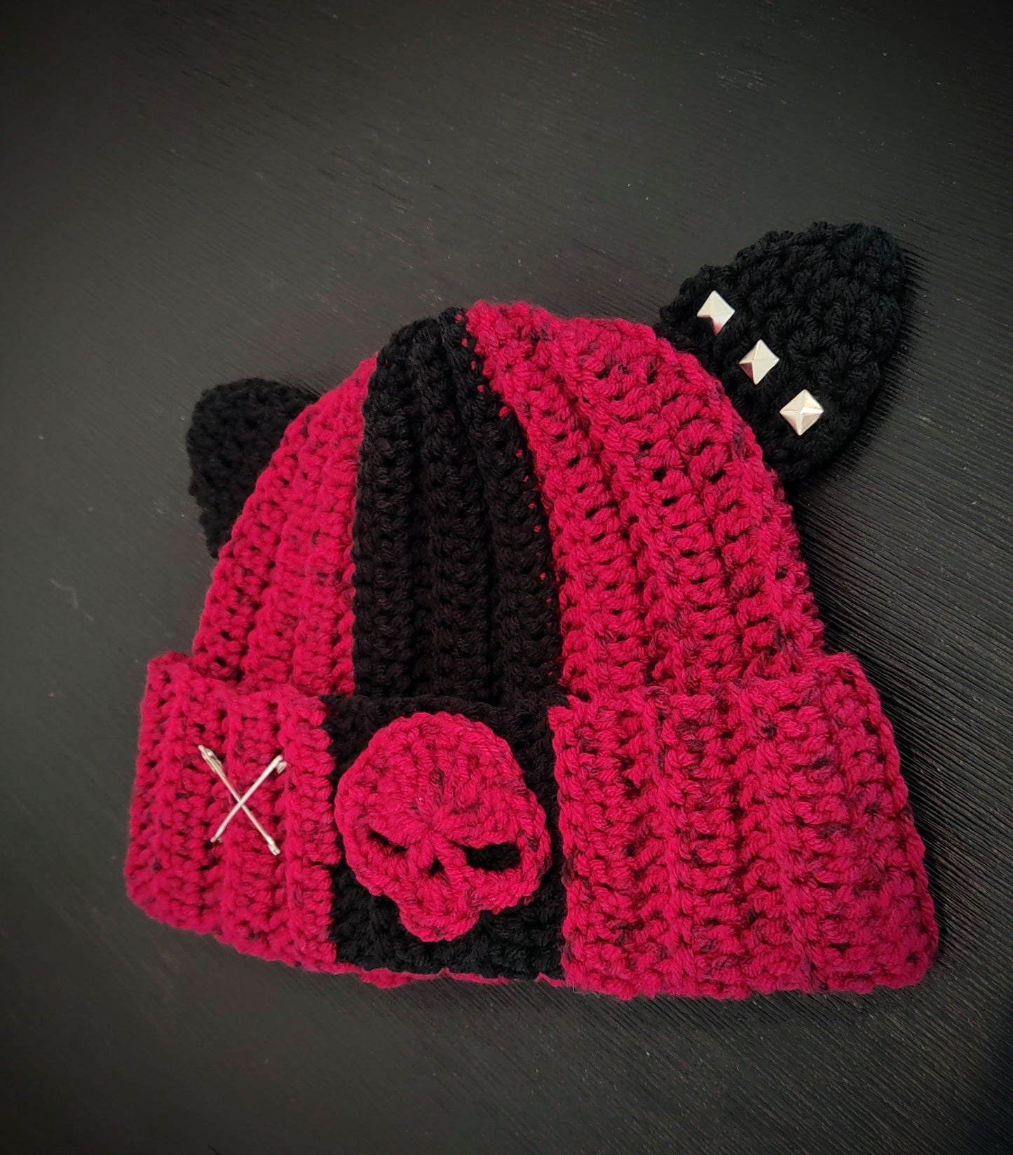 Cat Ear Skull Beanie Speckled Blood Red & Black